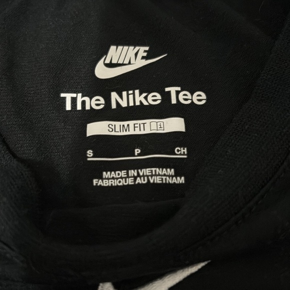 2 Nike tees - Picture 4 of 5
